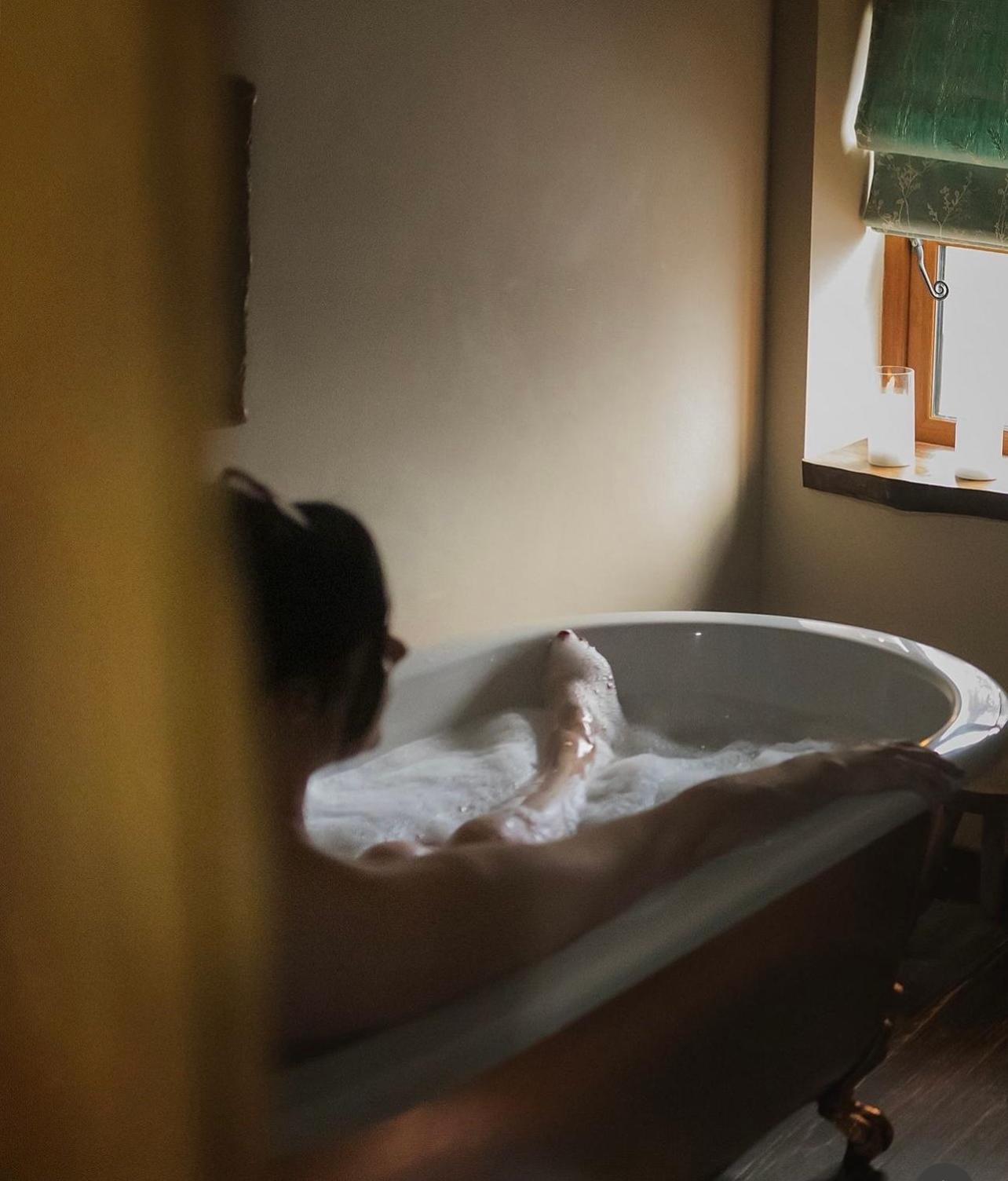 Charming Country Cottage With Outdoor Bath And Historic Setting, Brecon Beacons Retreat Llangadog المظهر الخارجي الصورة